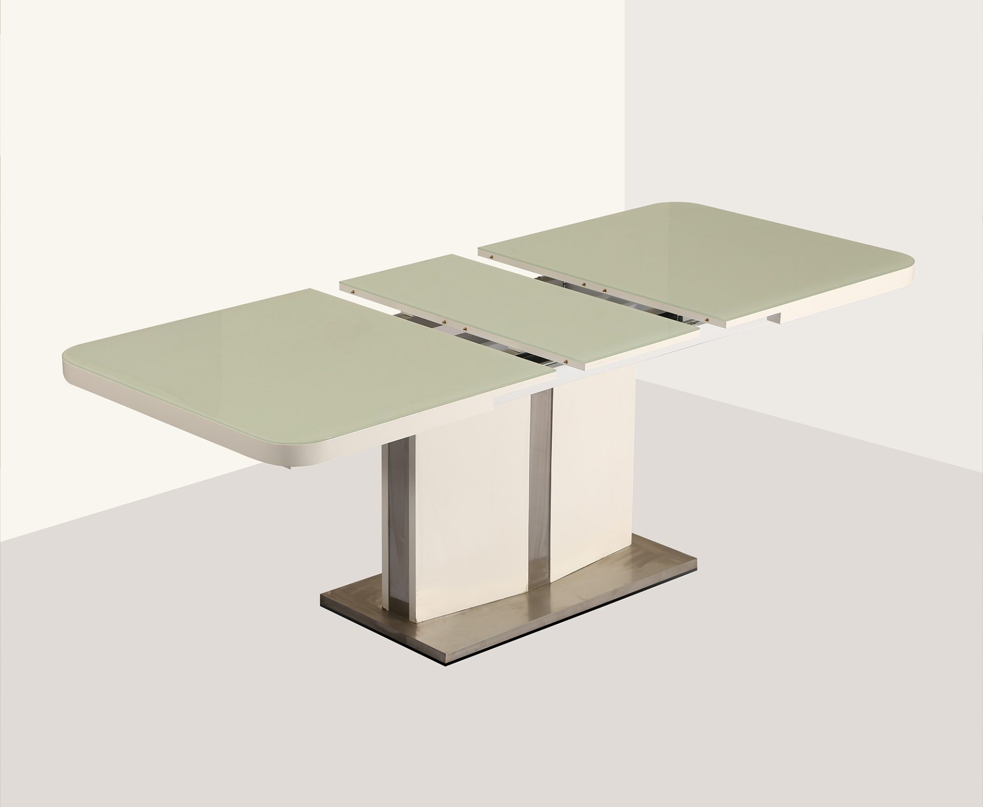 Expandable Dining Suite image 4